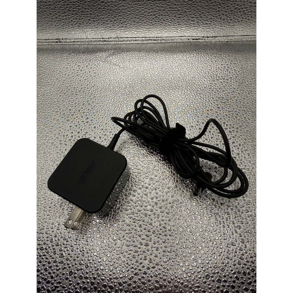 ASUS AC Adapter 100 240V 50 60Hz 1.7A 40 30W 3.9A 5V 1.5A Charger Power Supply